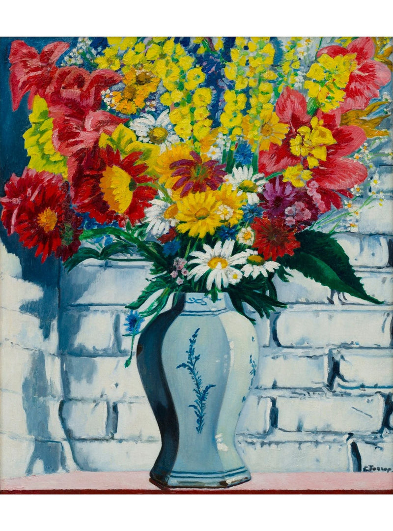 Vaas met bloemen tegen muur van Charley Toorop, uit de collectie van Museum MORE, het originele kunstwerk achter de sokken